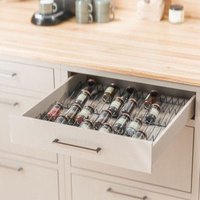 Kryddinsats för kryddburkar i låda