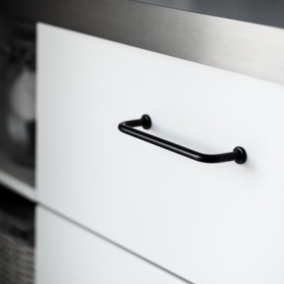 Svart kökshandtag i metall