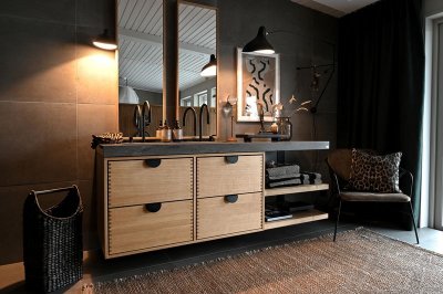 En vacker grepplist med formen av en halvmåne.