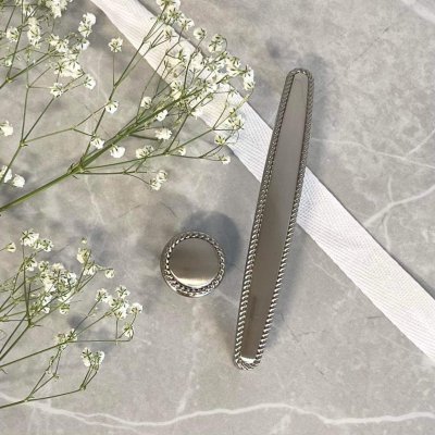 Sora mönstrad knopp